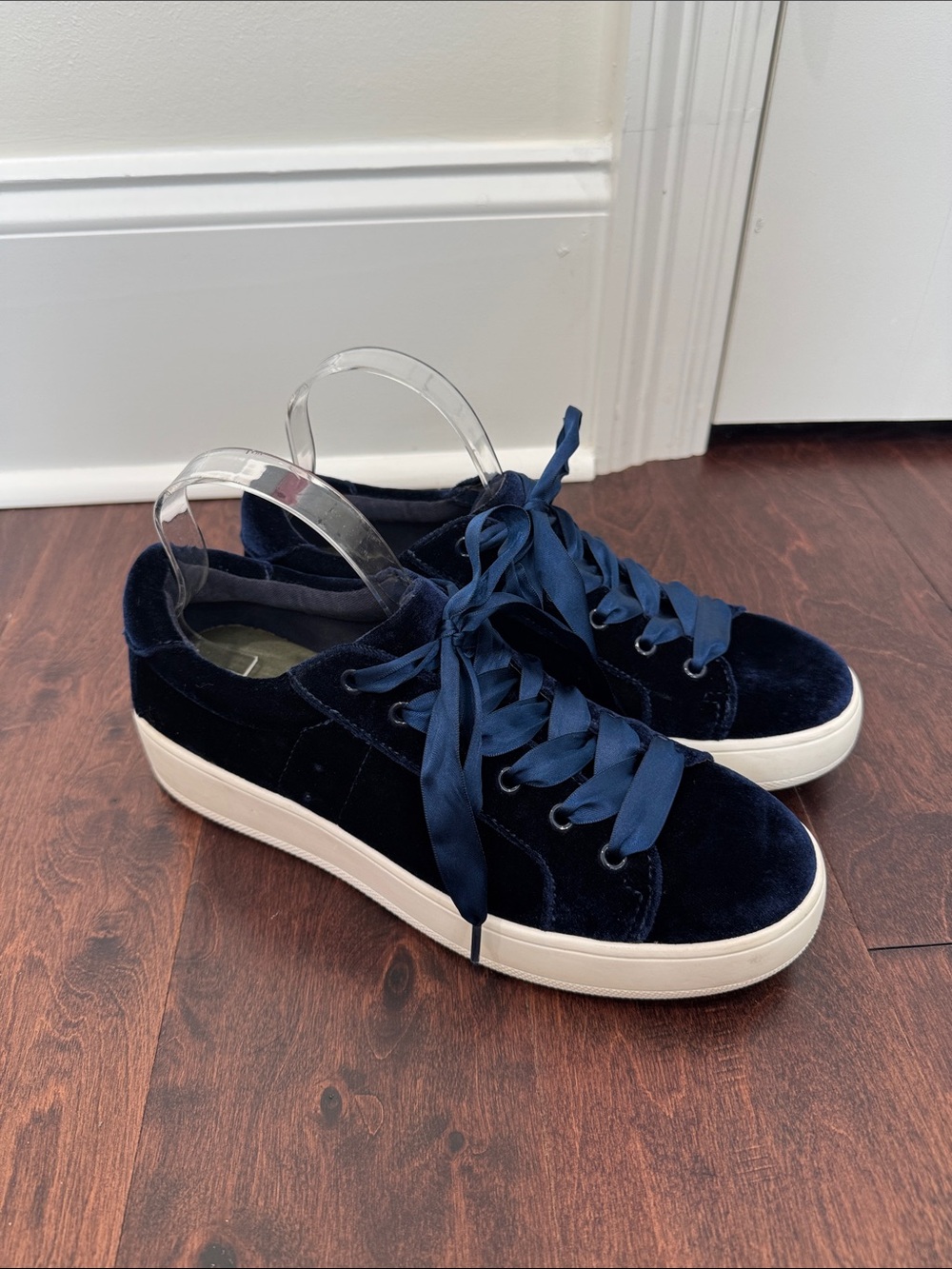 Steve Madden Bertie V Women’s Blue Velvet Velour Shoes, Ribbon Laces, size 11 - Picture 8 of 9
